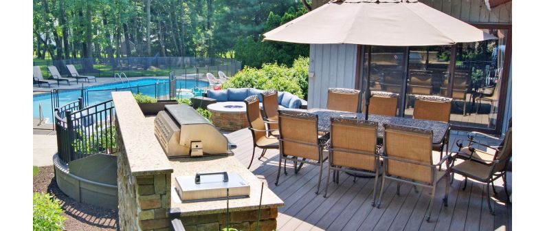 Expertly Accessorizing Your Outdoor Oasis